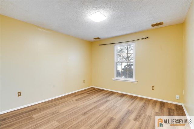 49 Tanglewood Court, South Brunswick, NJ 08852