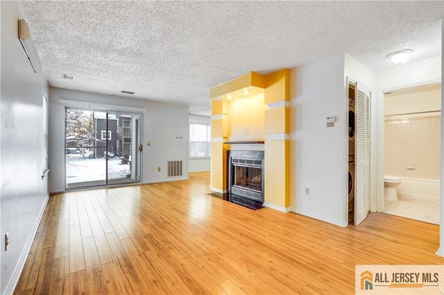 49 Tanglewood Court, South Brunswick, NJ 08852