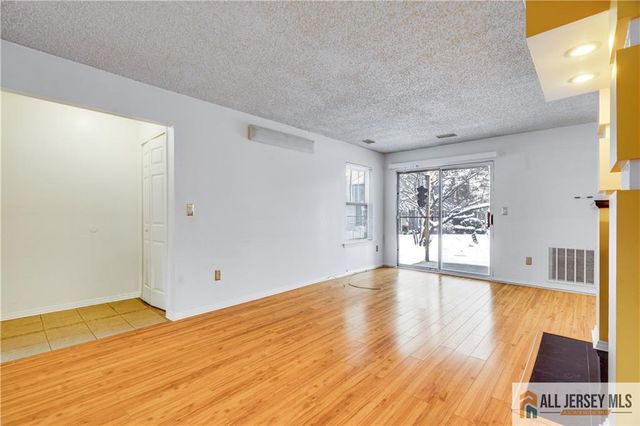 49 Tanglewood Court, South Brunswick, NJ 08852