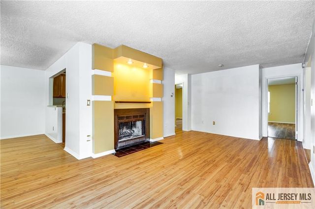 49 Tanglewood Court, South Brunswick, NJ 08852