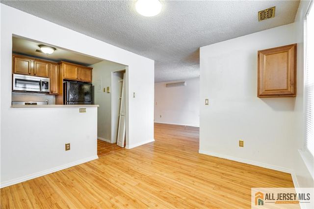 49 Tanglewood Court, South Brunswick, NJ 08852