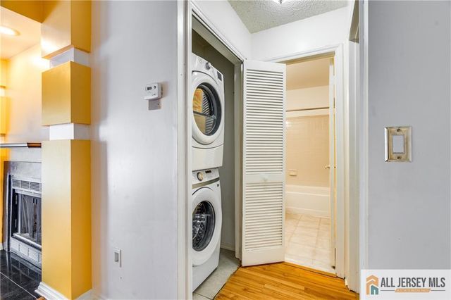 49 Tanglewood Court, South Brunswick, NJ 08852