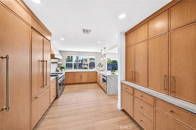 10033 Brookshire, Downey, CA 90240