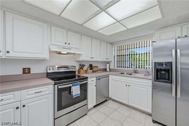 151 Cypress WAY E C103, Naples, FL 34110