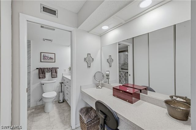 151 Cypress WAY E C103, Naples, FL 34110
