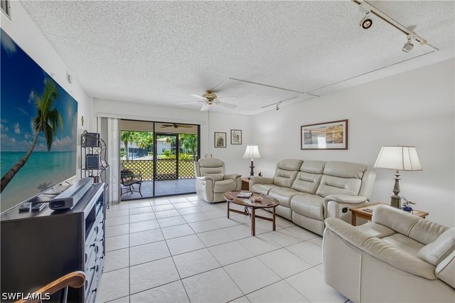 151 Cypress WAY E C103, Naples, FL 34110