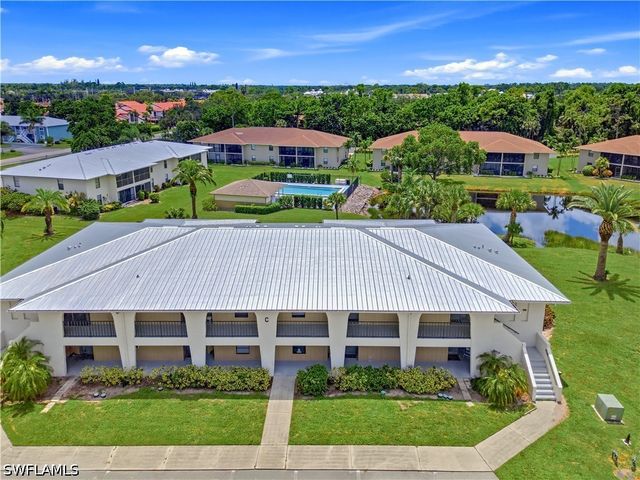 151 Cypress WAY E C103, Naples, FL 34110