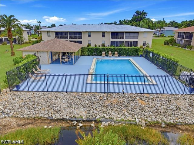151 Cypress WAY E C103, Naples, FL 34110