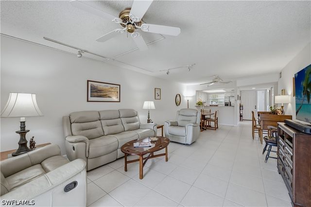 151 Cypress WAY E C103, Naples, FL 34110