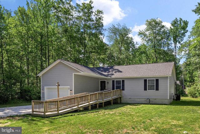 22 PINEWOOD LN, Colonial Beach, VA 22443