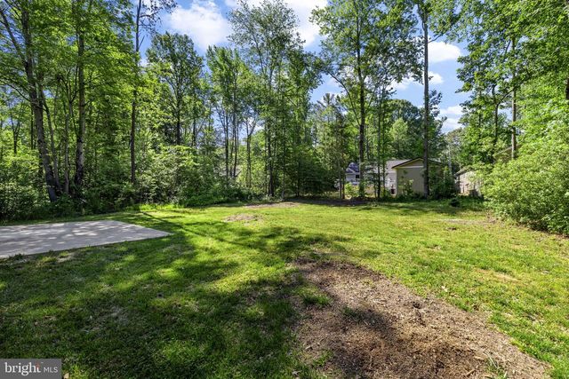 22 PINEWOOD LN, Colonial Beach, VA 22443