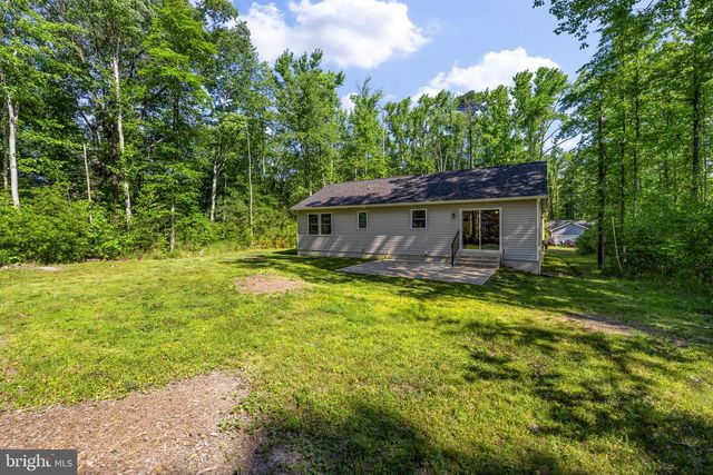 22 PINEWOOD LN, Colonial Beach, VA 22443