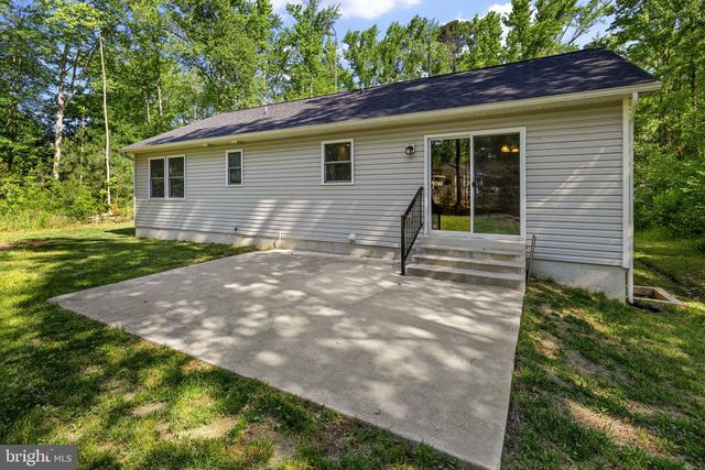 22 PINEWOOD LN, Colonial Beach, VA 22443