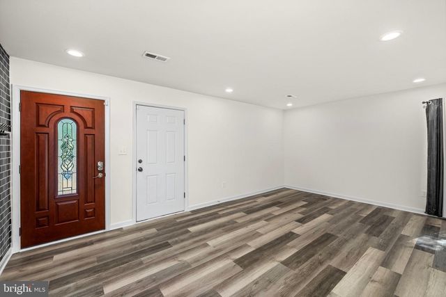 22 PINEWOOD LN, Colonial Beach, VA 22443