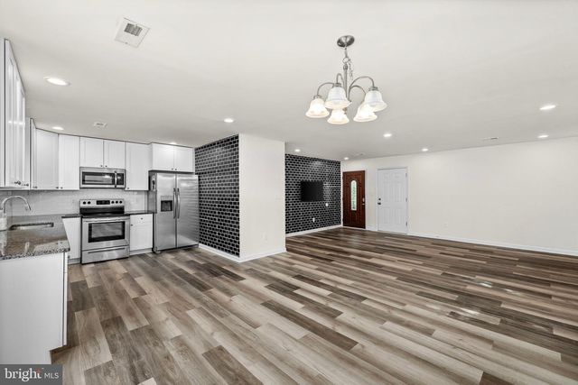 22 PINEWOOD LN, Colonial Beach, VA 22443