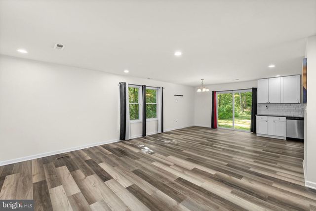 22 PINEWOOD LN, Colonial Beach, VA 22443
