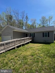 22 PINEWOOD LN, Colonial Beach, VA 22443