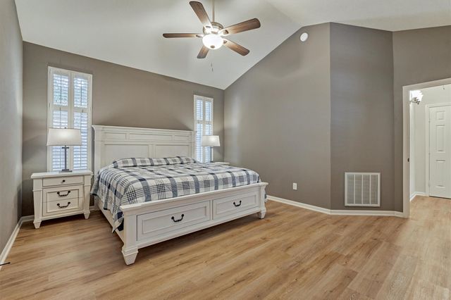 3 E Night Heron Place, The Woodlands, TX 77382