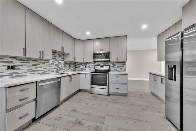 1004 Johnson St, Hollywood, FL 33019