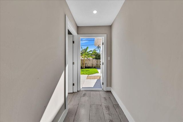 1004 Johnson St, Hollywood, FL 33019