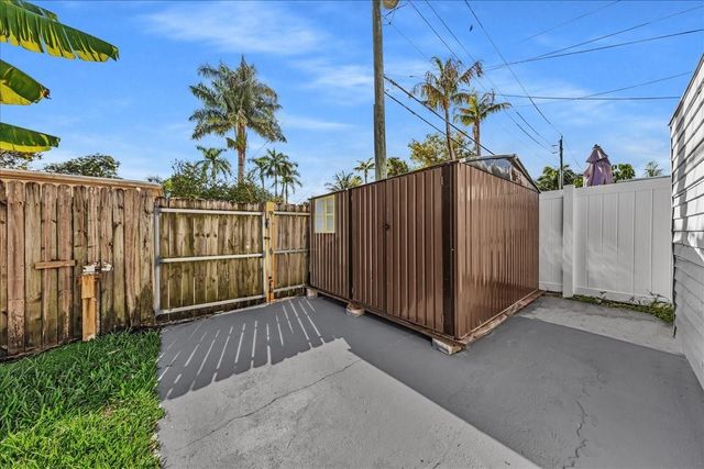 1004 Johnson St, Hollywood, FL 33019