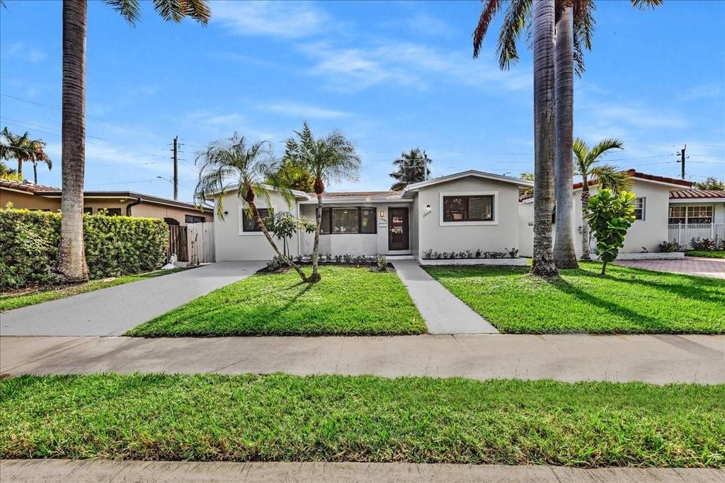 1004 Johnson St, Hollywood, FL 33019