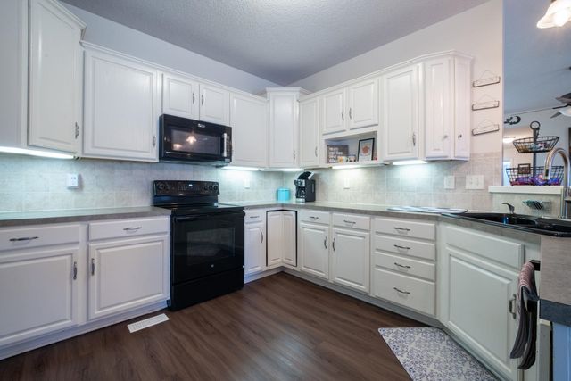 4752 N Spyglass, Wichita, KS 67226