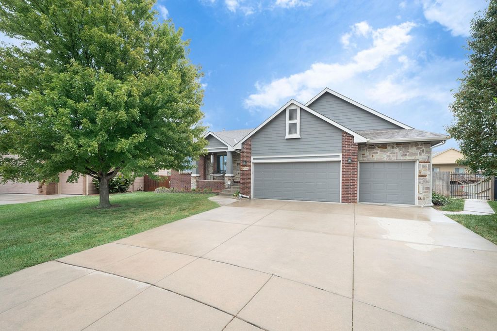 4752 N Spyglass, Wichita, KS 67226