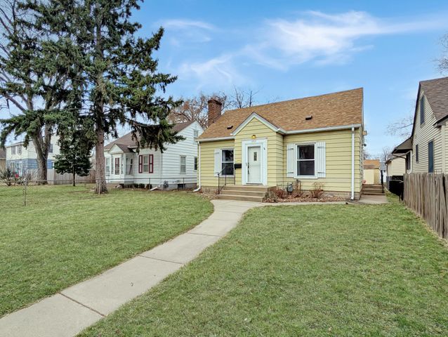 3717 Perry Avenue N, Robbinsdale, MN 55422
