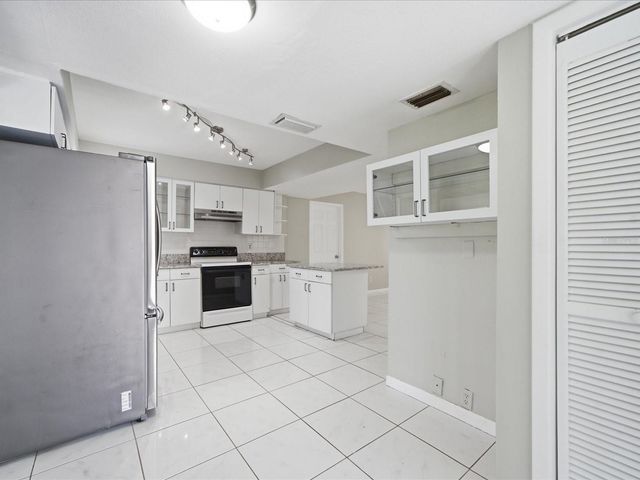 11314 LAUREL CREST LANE, Tampa, FL 33624