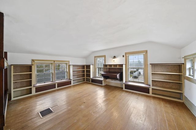 3219 Mccain Road, Jackson, MI 49203