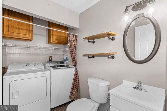403 WINDY VALLEY LN, Charles Town, WV 25414