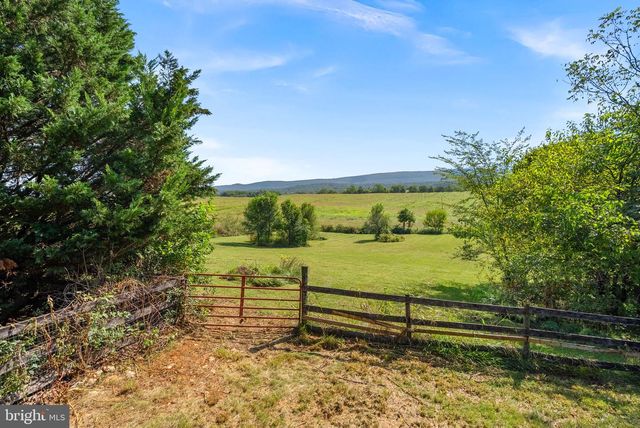 403 WINDY VALLEY LN, Charles Town, WV 25414