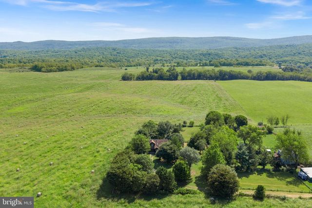 403 WINDY VALLEY LN, Charles Town, WV 25414