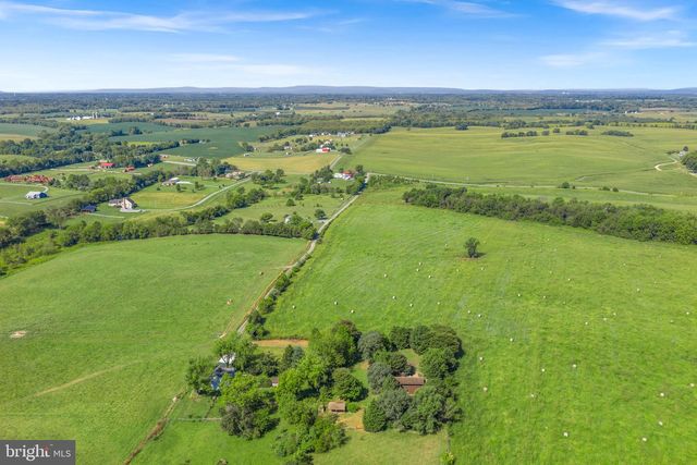 403 WINDY VALLEY LN, Charles Town, WV 25414