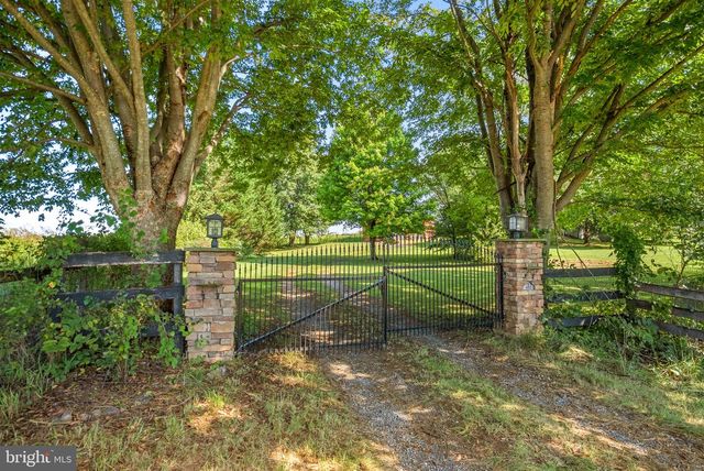 403 WINDY VALLEY LN, Charles Town, WV 25414