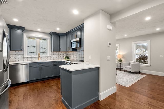 2 Northrop St, Hopedale, MA 01747