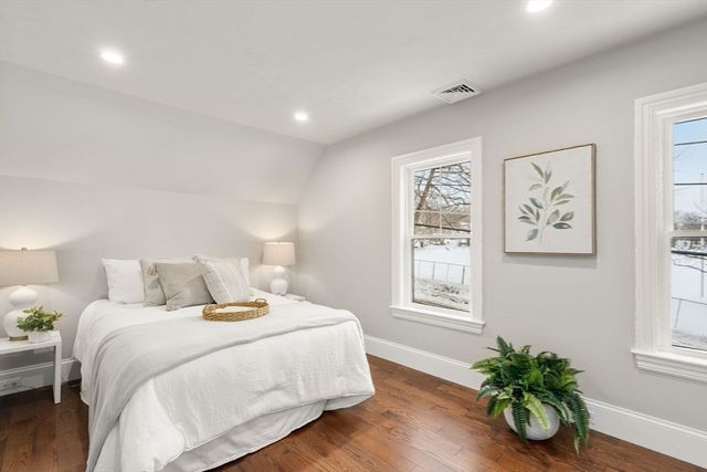 2 Northrop St, Hopedale, MA 01747