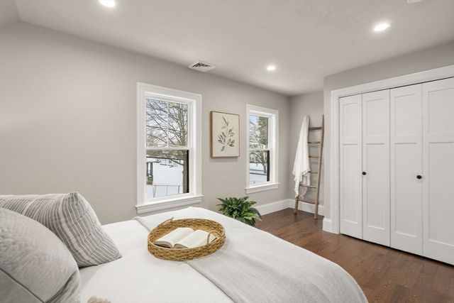 2 Northrop St, Hopedale, MA 01747