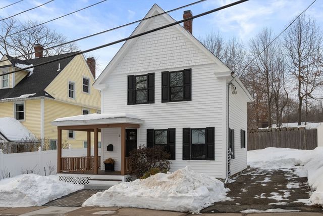 2 Northrop St, Hopedale, MA 01747