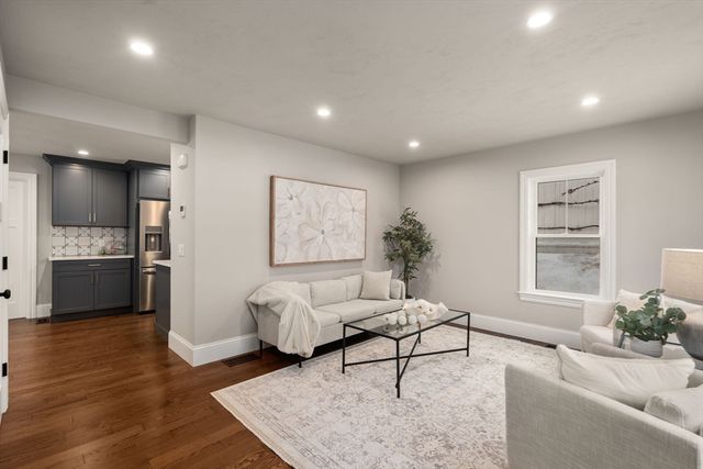 2 Northrop St, Hopedale, MA 01747