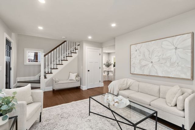 2 Northrop St, Hopedale, MA 01747