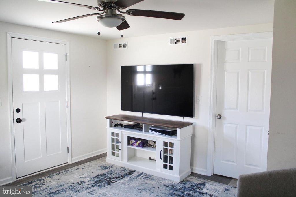 Image 13 of property listing at 11685 BECKFORD AVE, Princess Anne, MD 21853