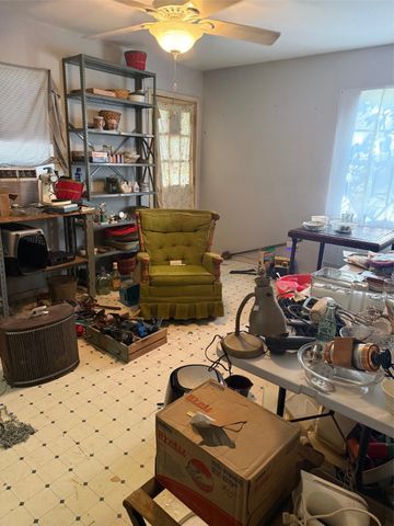 3230 S Llewellyn Avenue, Dallas, TX 75224