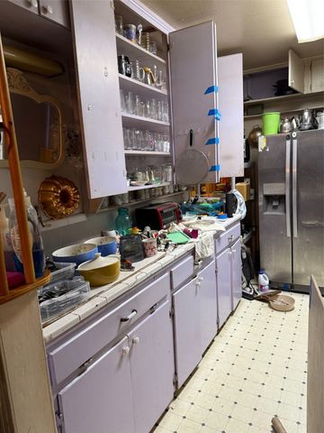 3230 S Llewellyn Avenue, Dallas, TX 75224