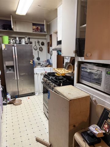 3230 S Llewellyn Avenue, Dallas, TX 75224