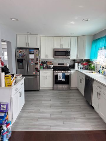 8 Frazier Street, Hempstead, NY 11550