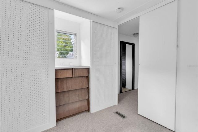 7801 34TH AVENUE N 6, St Petersburg, FL 33710