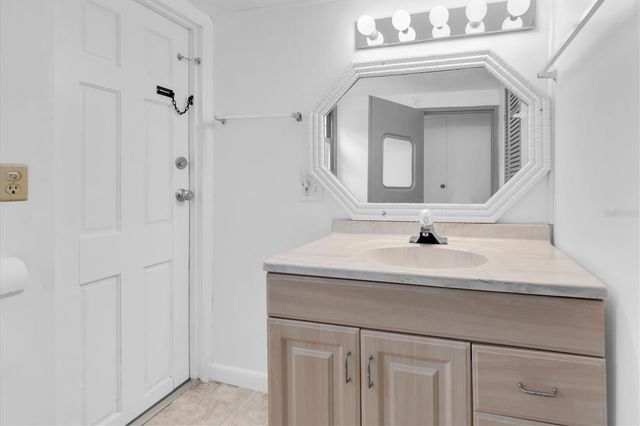 7801 34TH AVENUE N 6, St Petersburg, FL 33710