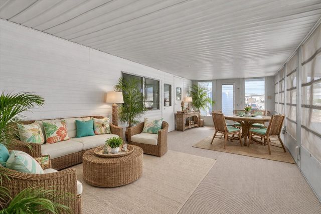 7801 34TH AVENUE N 6, St Petersburg, FL 33710